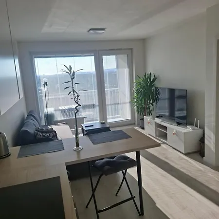 New Air-conditioned 5 Minutes By Walk From The Airport With Free Garage Parking Lägenhet Bratislava